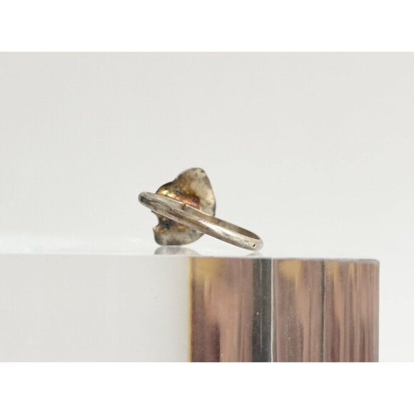 Mother of Pearl Silver Toned Vintage Southwest Style Ring - sz 4.5 - Picture 5 of 10